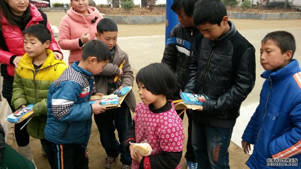 第五次走访了登封市晋爻希望小学5